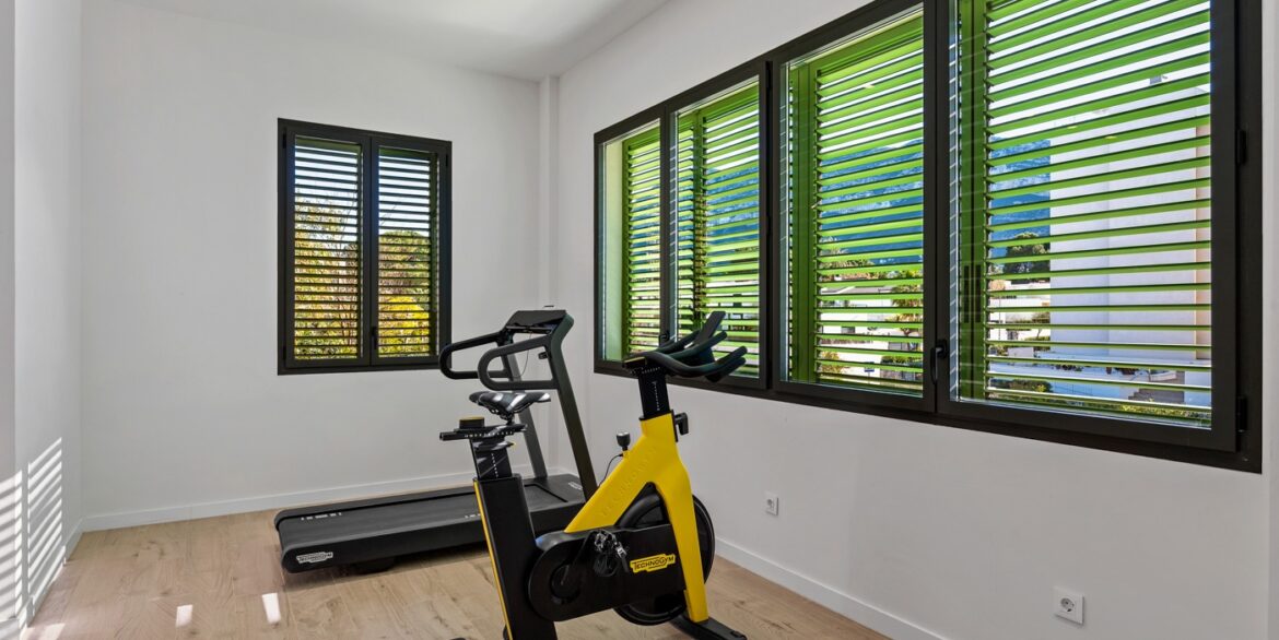 o_1jht5bhgl1c3thcj1je21fuctib4n