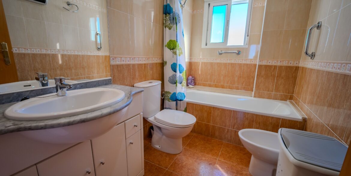 o_1jht9k4khgssloj1laca1uri82u