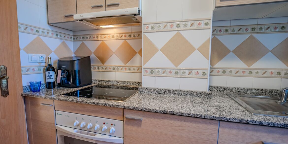 o_1jht9k4ki1up116331f3e1sg11ge34