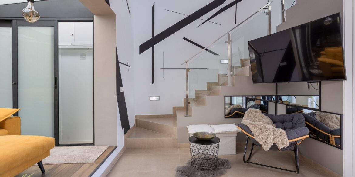 o_1jhtim2dg1uq31muf18co1kor1fnv38