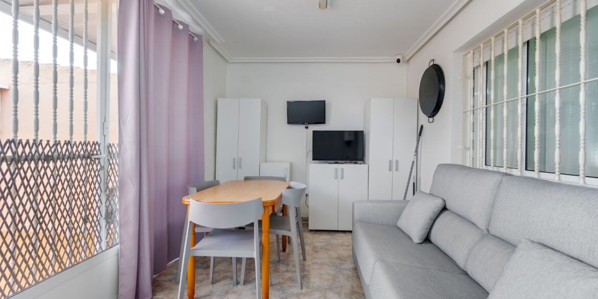 o_1jhtki0ad1frb1d71a1g1m9f1jhm2b