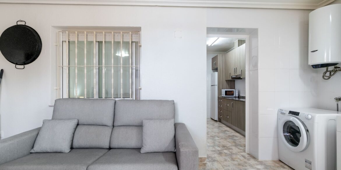 o_1jhtki0adbcvhe71khk13qd1jtp2c