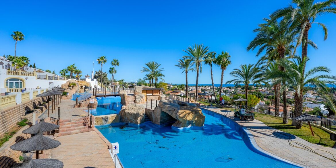 o_1ji3em1101dtuqbu65sqot1m42h