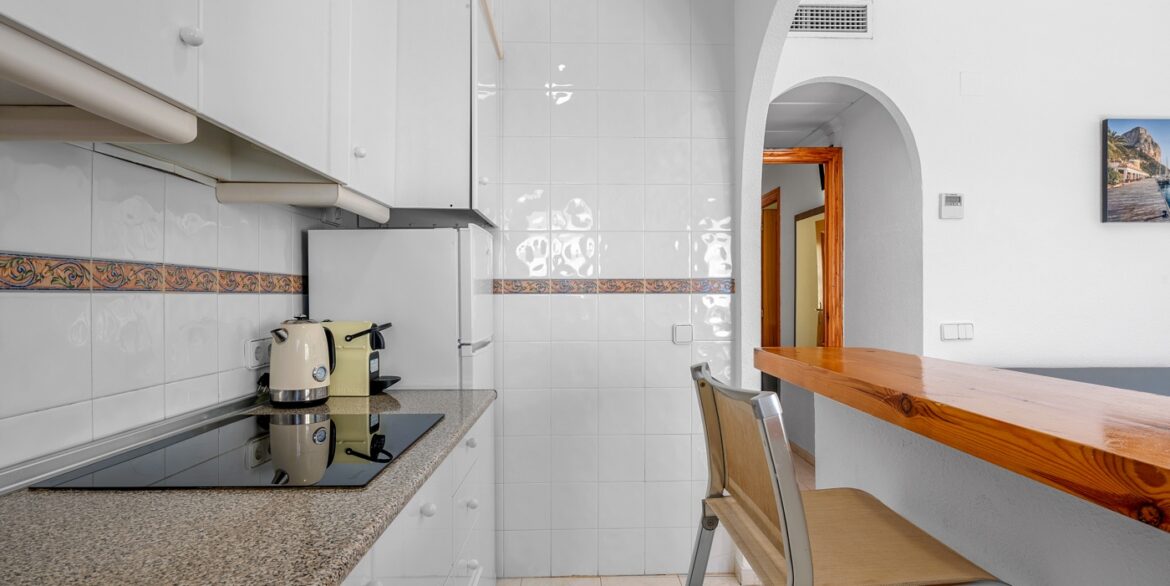 o_1ji3em1111vv8a0uid11g9212m31