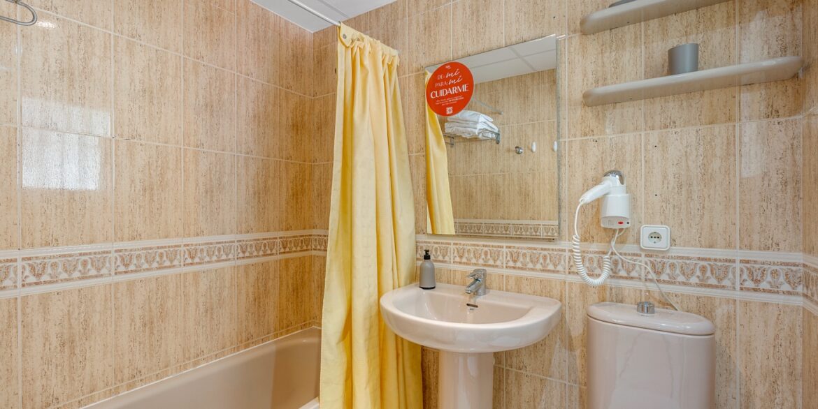 o_1ji3em11180qrlu7gq14pc1efm2u