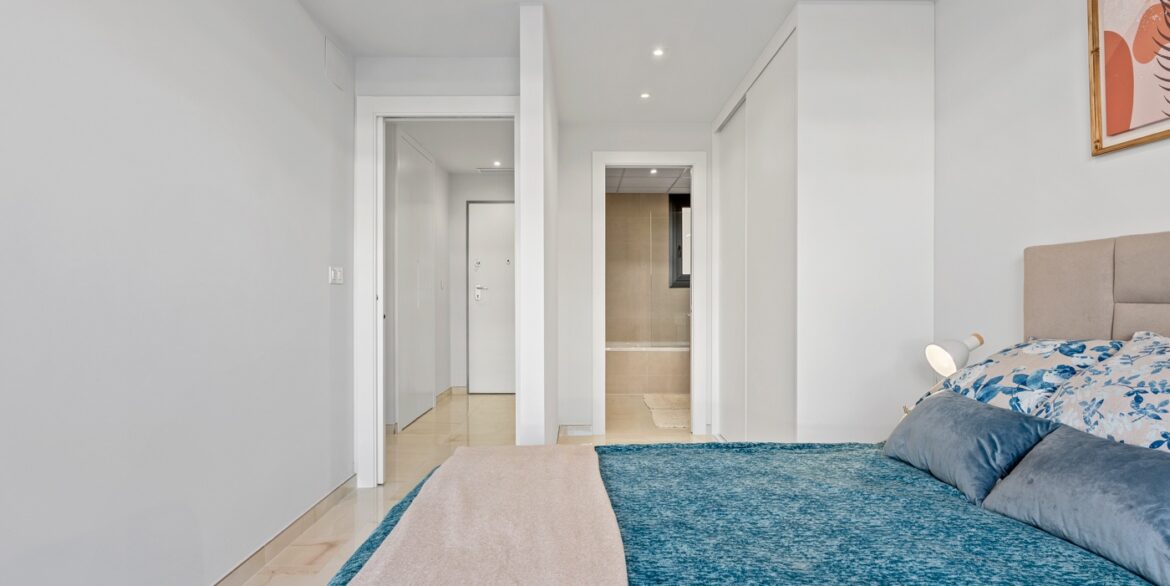 o_1ji52vnor1elg12fe4dg6ko1ag931