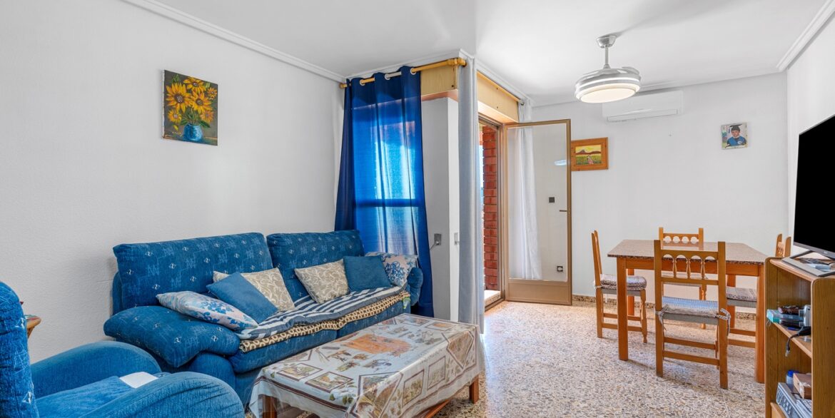 o_1ji59krmf12ct18kb1s3215aq125r2u