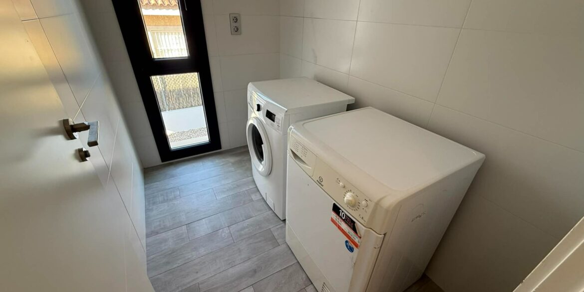 o_1ji7u9evs16051no21c427iiord2q