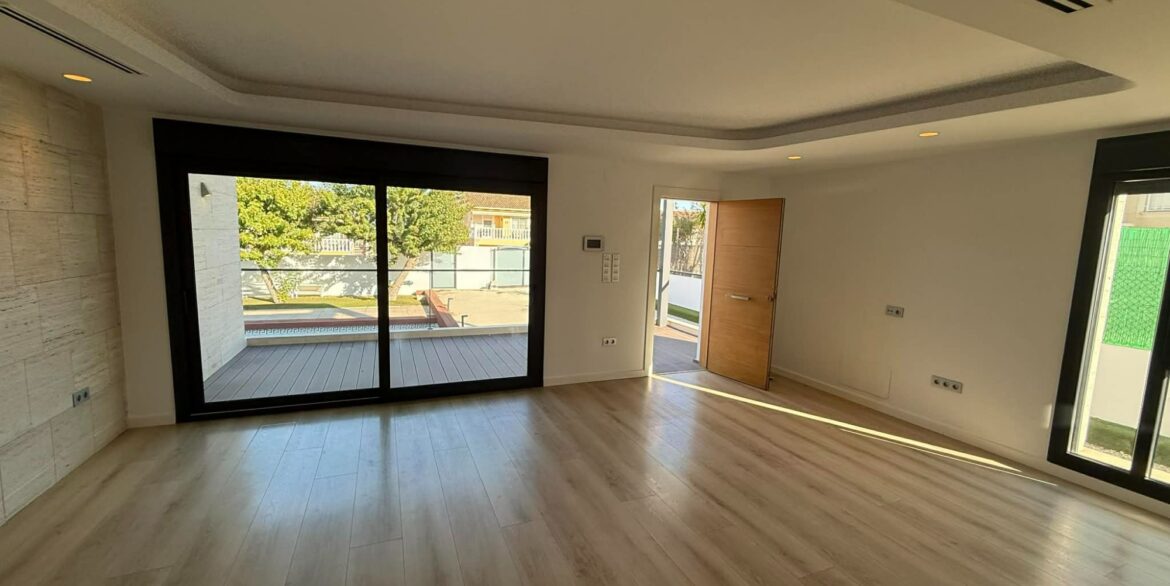 o_1ji7u9vdj1ahb22oljld21dl97m