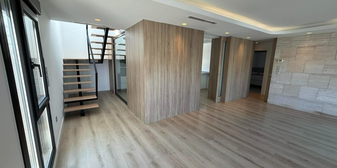 o_1ji7u9vdj5tn8jd5mk1pcd13a17k