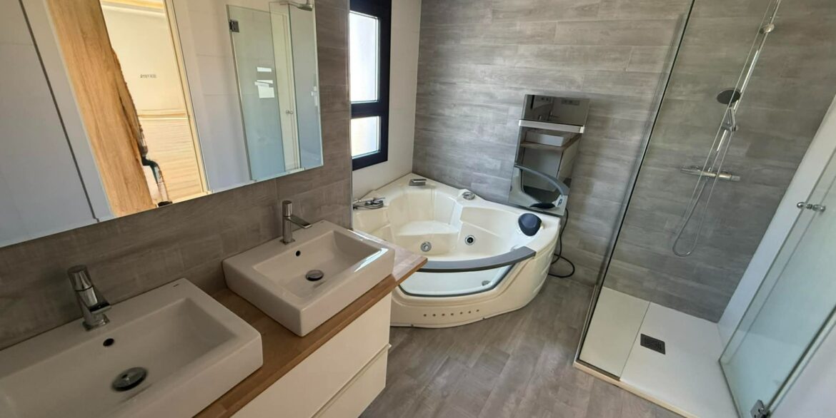 o_1ji7u9vdjv476151ojkbdf1dr7f