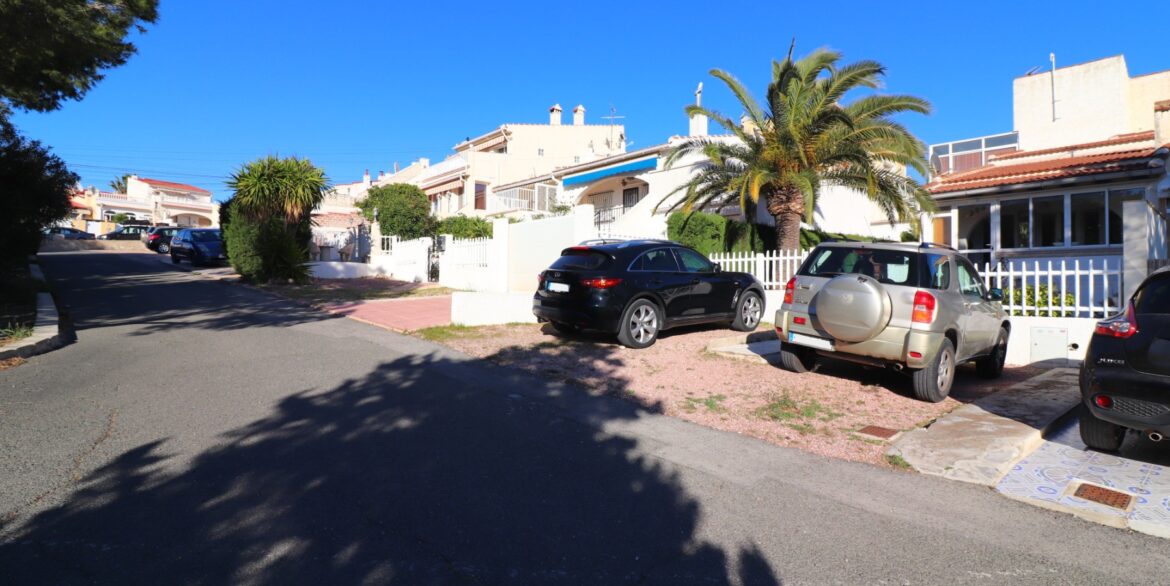 o_1ji7vkev91lv219u6q2p1bdoj72d