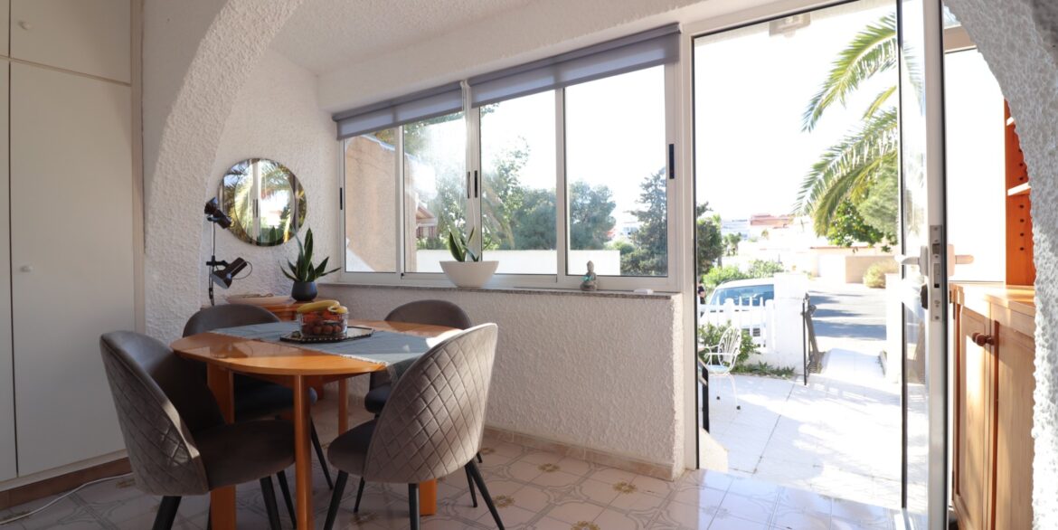 o_1ji7vkev9ek71obu1aq1fes3ok1t