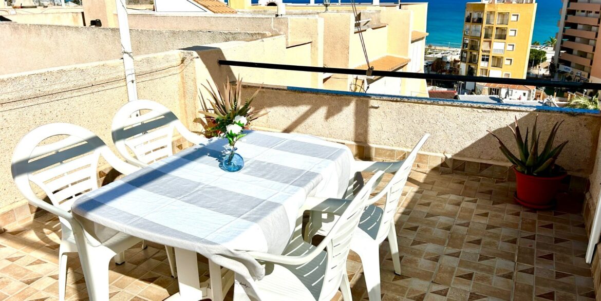 o_1jia9pf3t3bg1h61fpn16911u2r2g