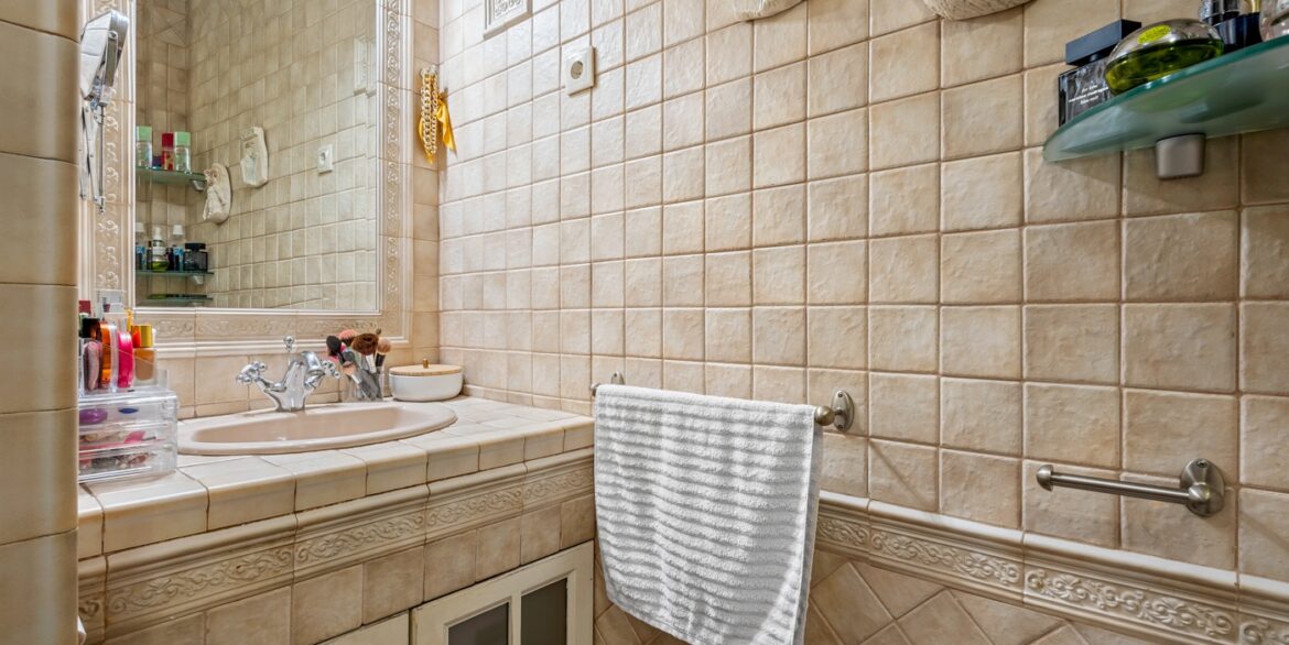 o_1jicif3109d716jdmav493pa3c