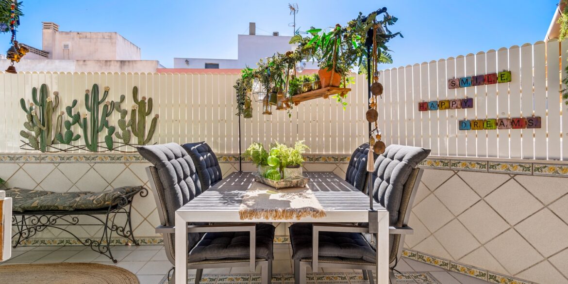 o_1jicif310nj617g318f1hir4j135