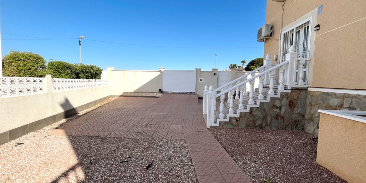 o_1jicirv8p1q02hkq1fkvqg0hp331