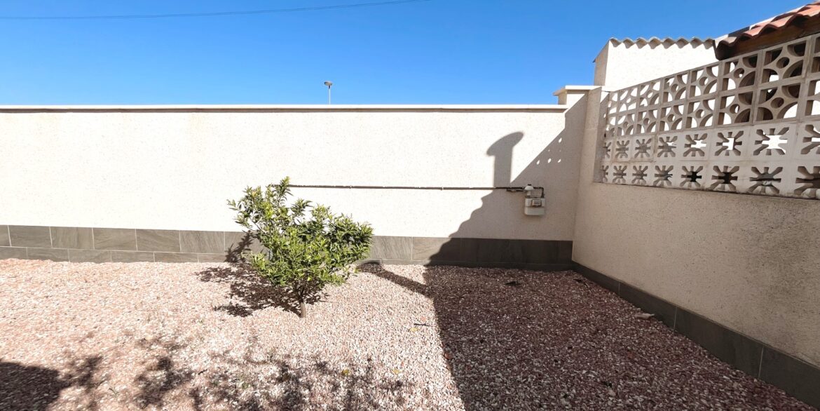 o_1jicirv8pq3m1gqv1bib5q314eh2t