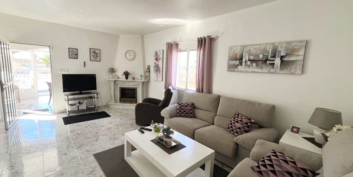 o_1jicirv8q20e16en1sg4tng19p53b