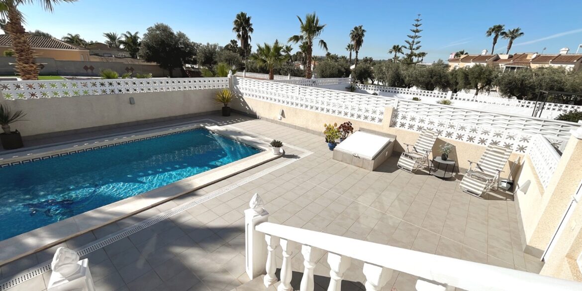 o_1jicirv8q92r1cad1hl417thr6j39