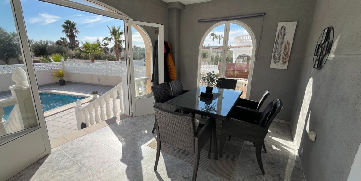 o_1jid8a5rj1alf16ca1a871563tls1u