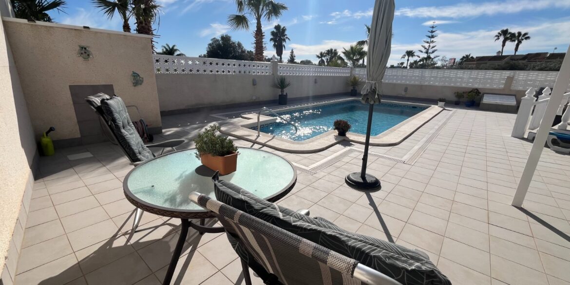 o_1jid8a5rj74m1ccn1f8a10mbmia1t