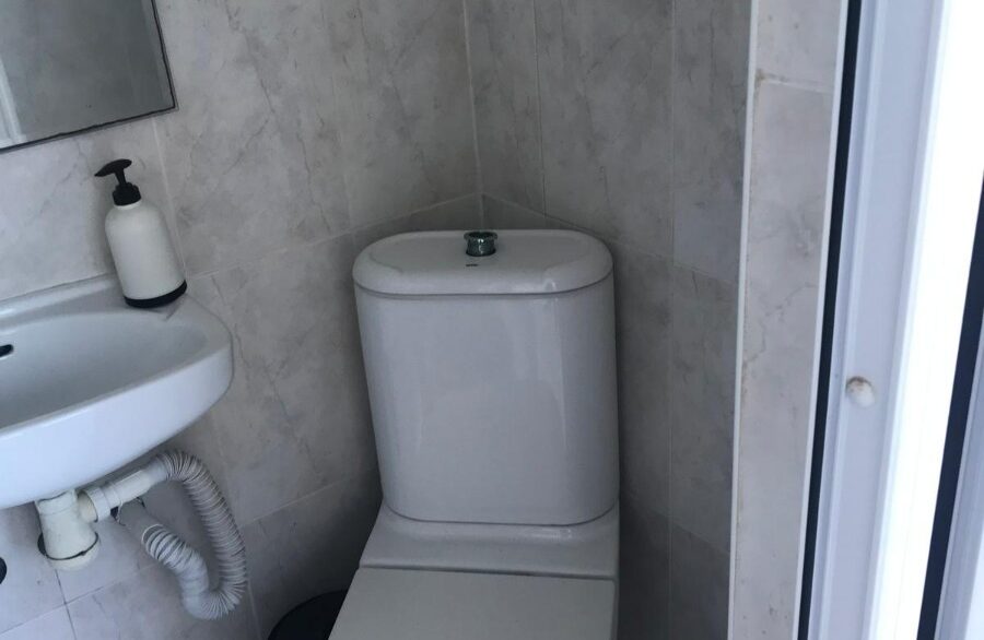 o_1jiffs9djd8218ak6om1q40112b26