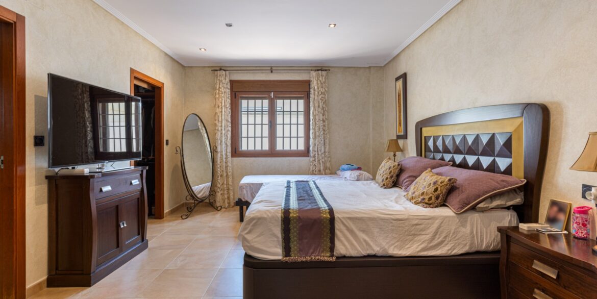 1053846_699d5b8dbc623