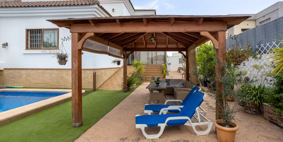 1053871_699d5b7247f17