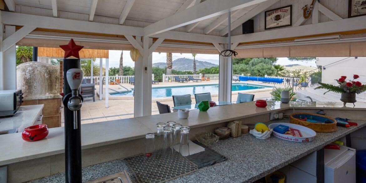 1140402_699d5b1f31845