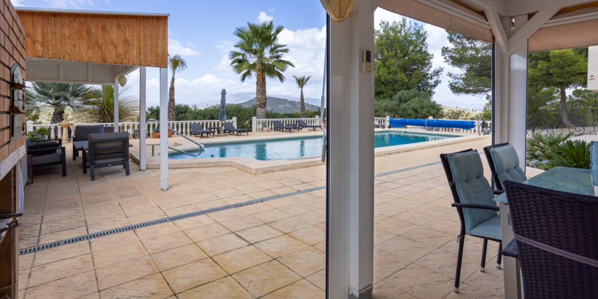 1140403_699d5b86751c5