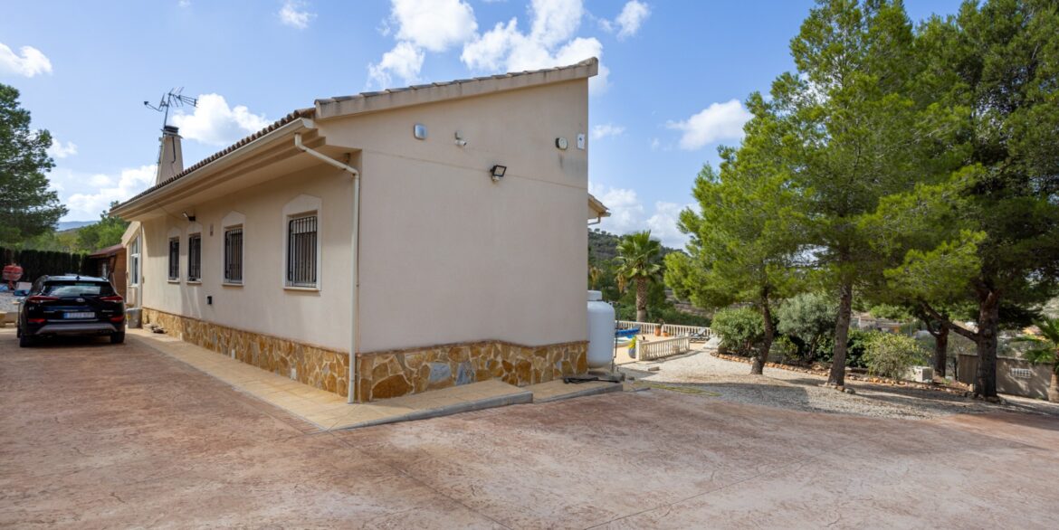 1140405_699d5b573c544