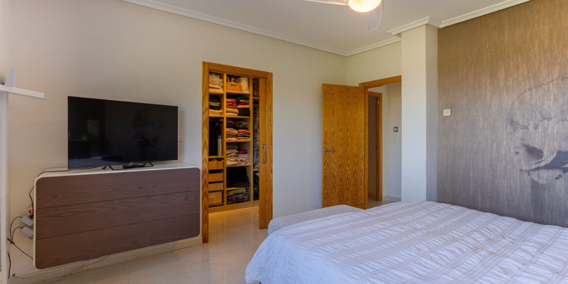 1141172_699d5b6a61196