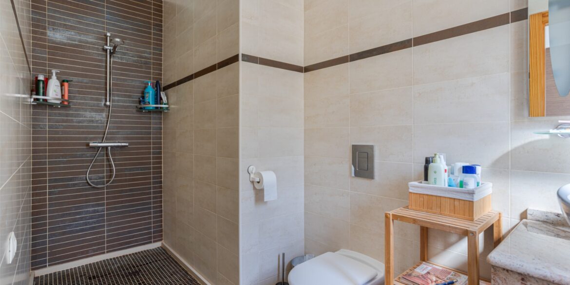 1141176_699d5be6c05df