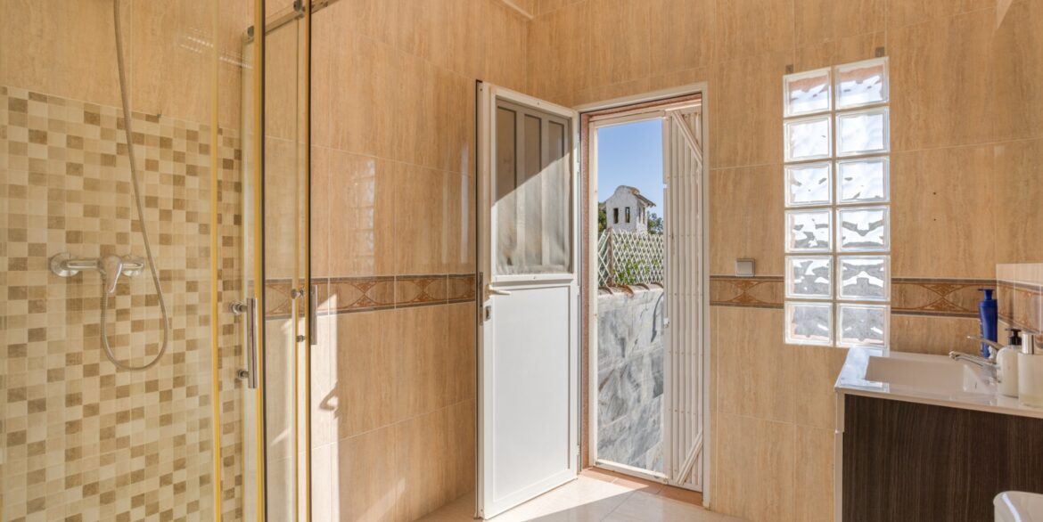 1207969_699d5b866d2e5