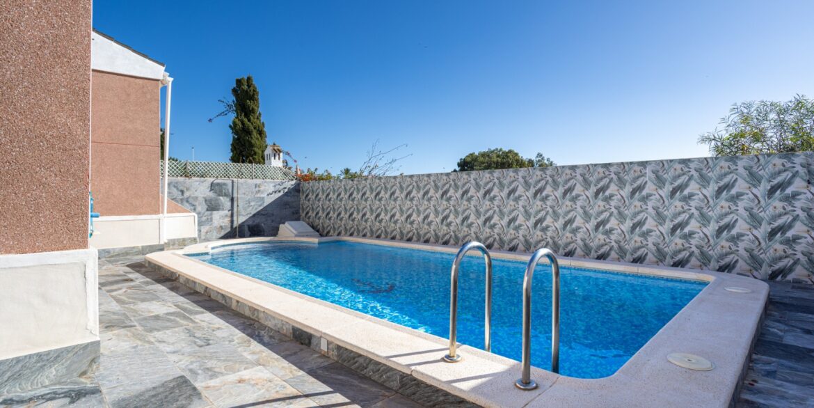 1207984_699d5b80318ec