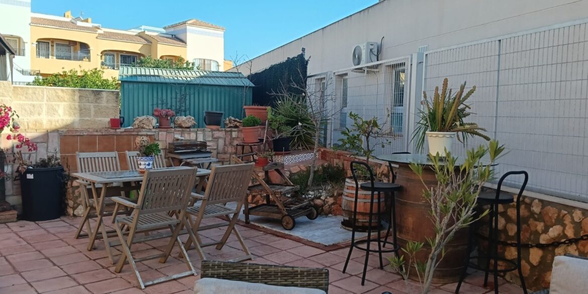 1208009_699d5b76ed722