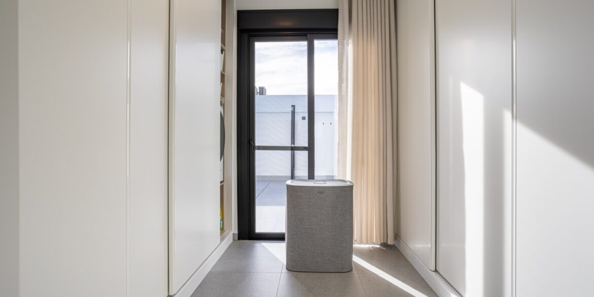 1240984_699d5bc241541