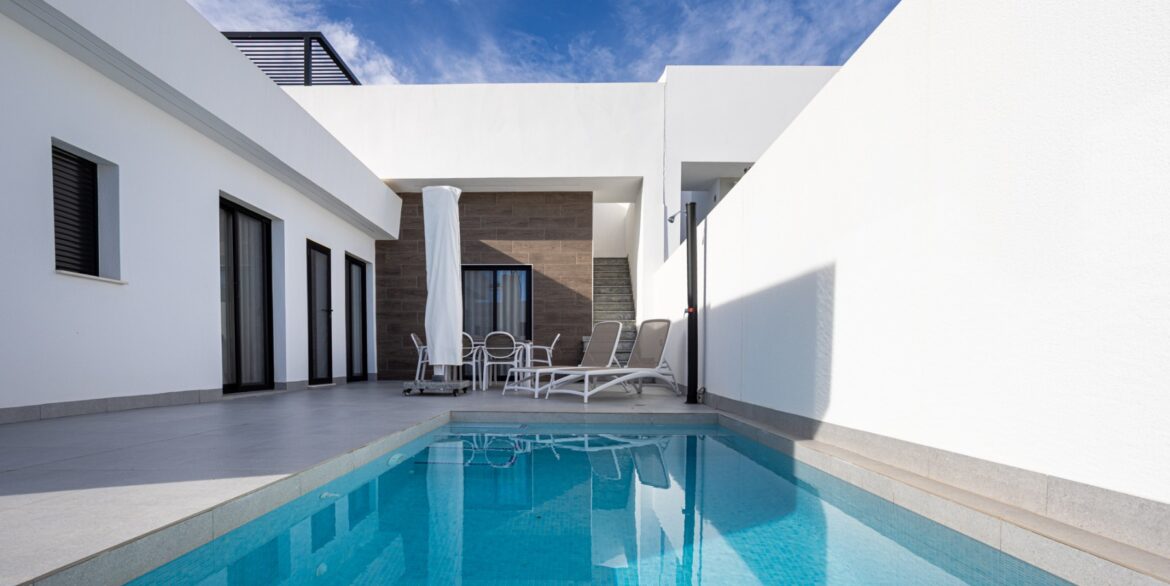 1243687_699d5b33d4b35