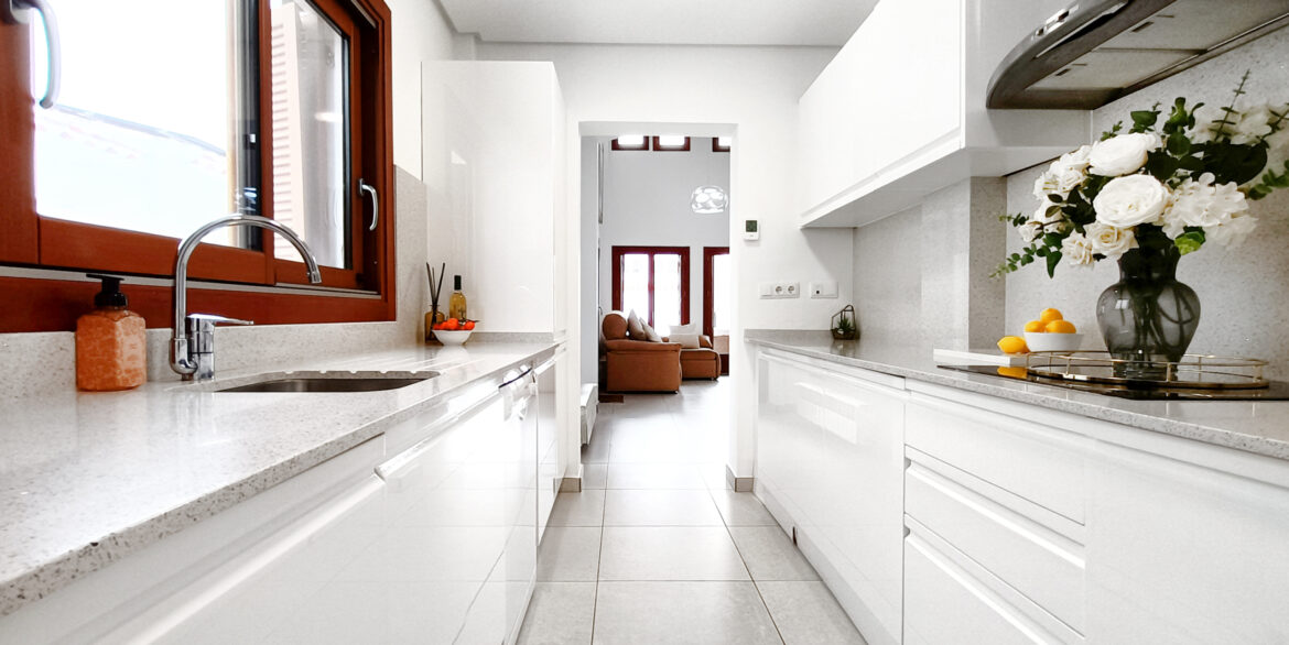 CasaCreative_SunSurehub_El_Valle_Azabache_Villa_kitchen_01-scaled