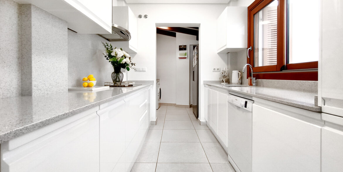 CasaCreative_SunSurehub_El_Valle_Azabache_Villa_kitchen_02-scaled