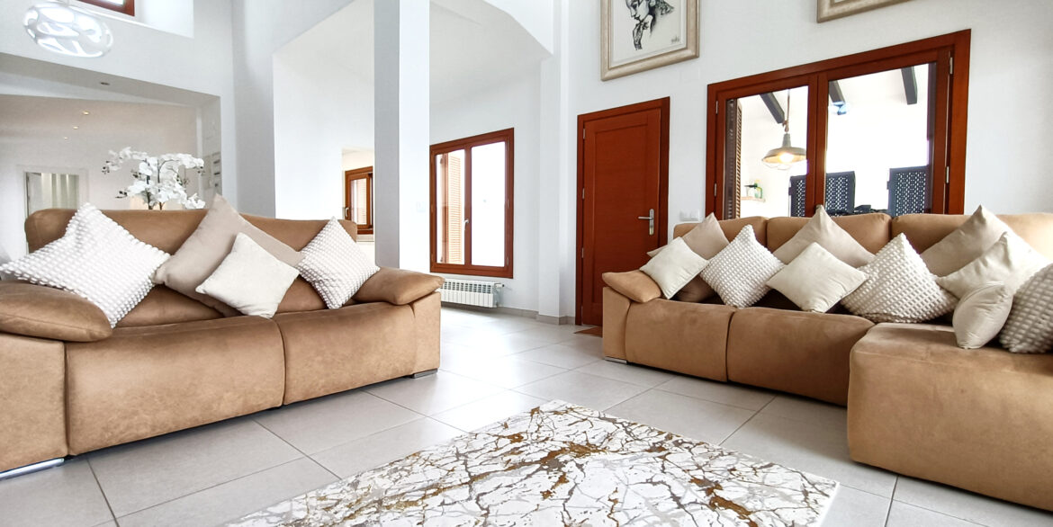 CasaCreative_SunSurehub_El_Valle_Azabache_Villa_main-living_01-scaled