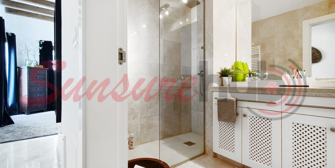 CasaCreative_SunSurehub_El_Valle_Opalo_Villa_04_bathroom3_04w-scaled