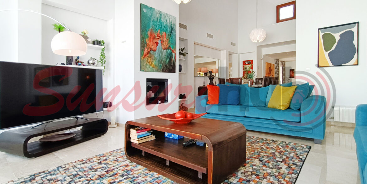 CasaCreative_SunSurehub_El_Valle_Opalo_Villa_04_main-living_03w-scaled