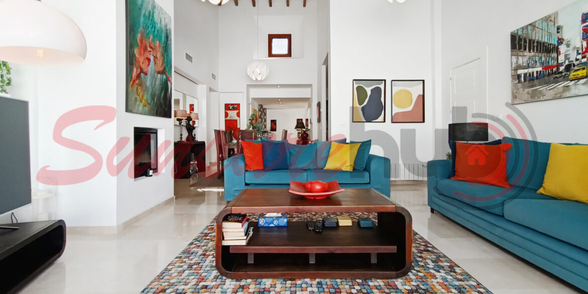 CasaCreative_SunSurehub_El_Valle_Opalo_Villa_04_main-living_09w-scaled