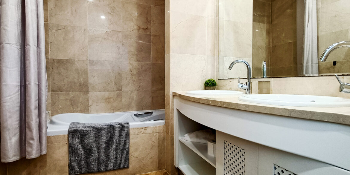 El-Valle-Galena-Villa-Bathroom-2_-03-scaled