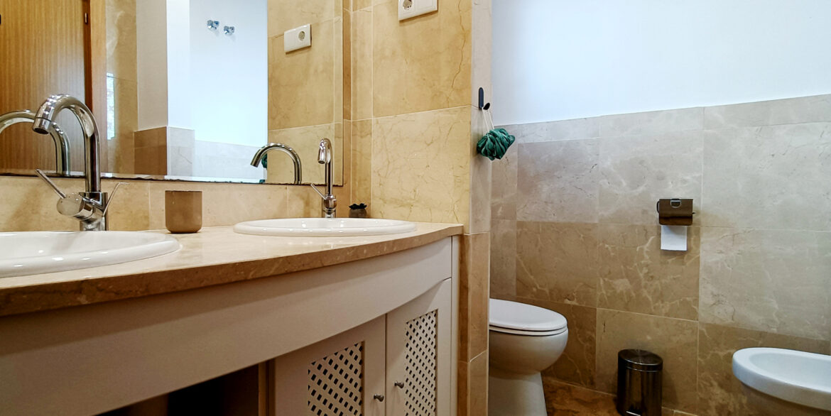 El-Valle-Galena-Villa-Bathroom-2_-04-scaled