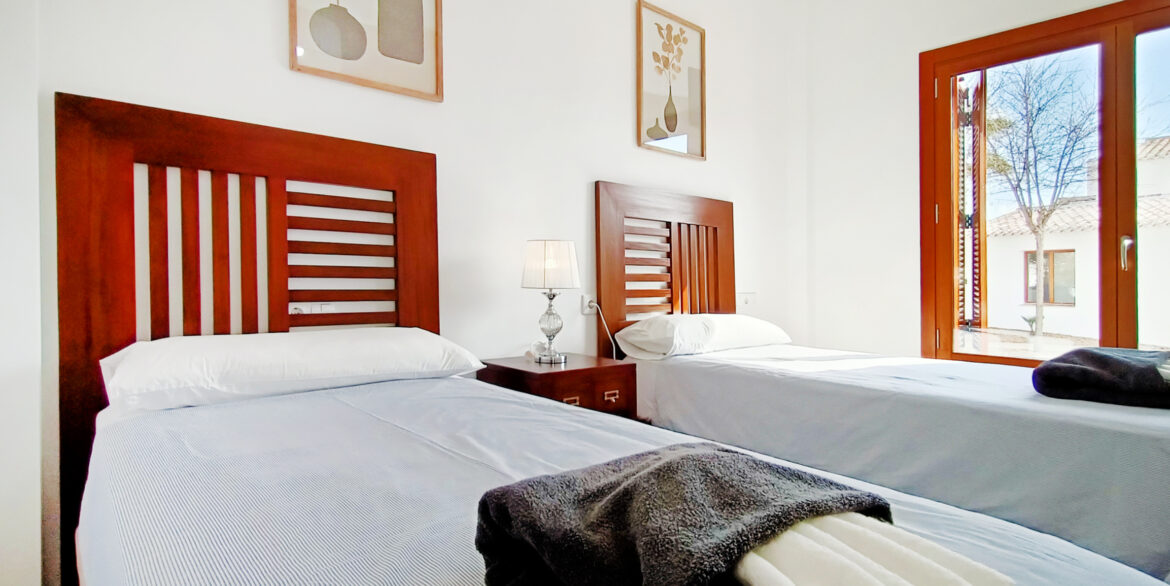 El-Valle-Galena-Villa-Front-Bedroom-03-scaled