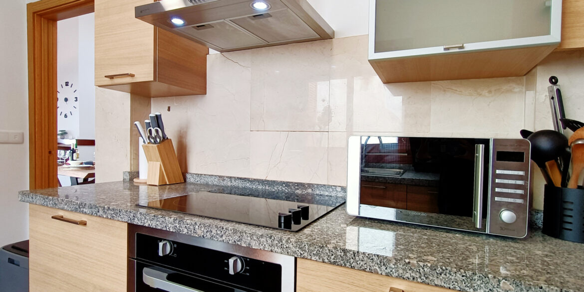 El-Valle-Galena-Villa-Kitchen-05-scaled