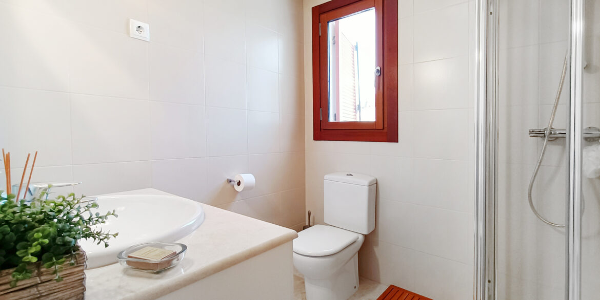 El-Valle-Ortosa-11-1A-Apt_-Bathroom1-04-scaled